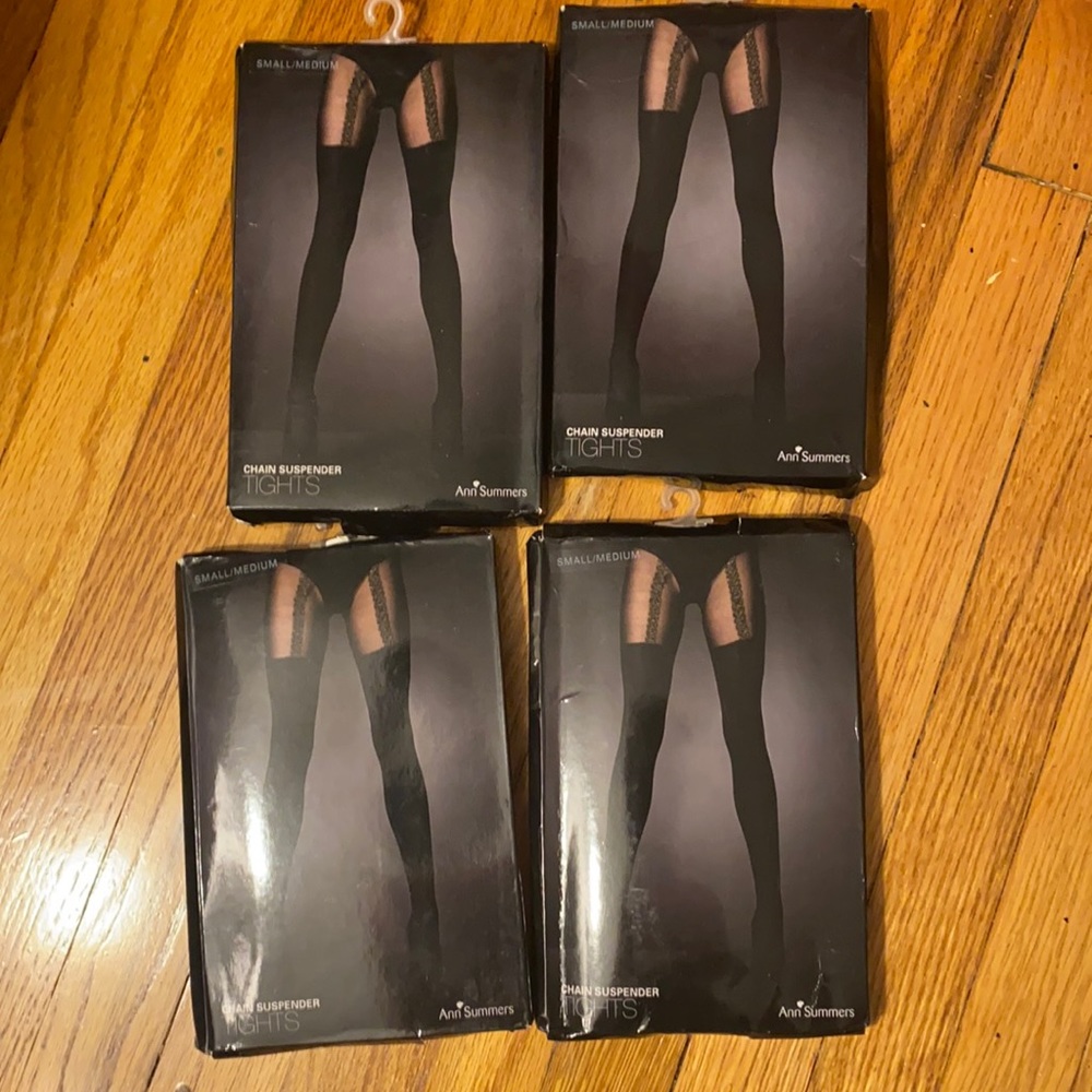 Chain suspender black tights